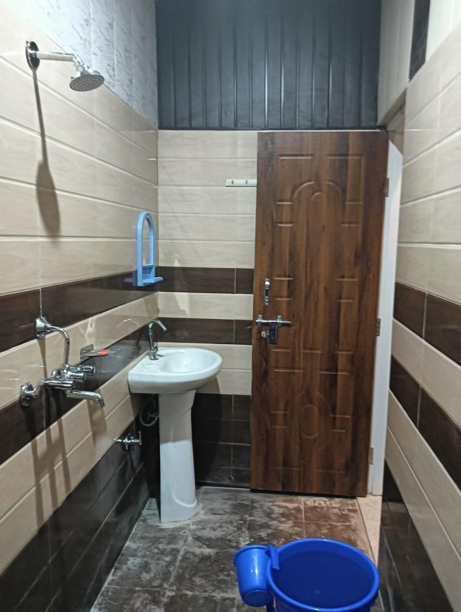 Hotel Chauhan Brothers Uttarkashi Екстер'єр фото